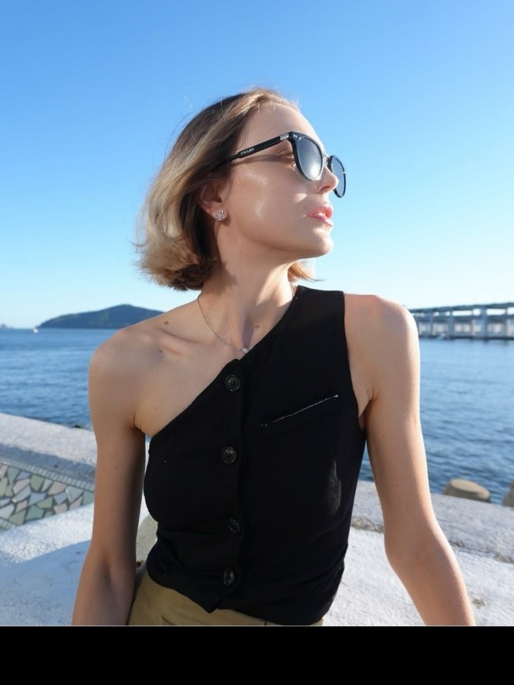 Zara Black One-Shoulder Button Vest
